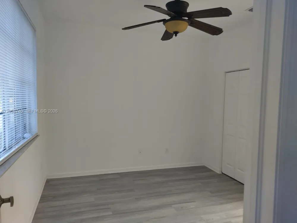 1960 Freeport Ln #1960 Riviera Beach, FL 33404