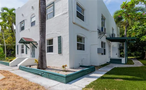709 SW 4th Ct #7