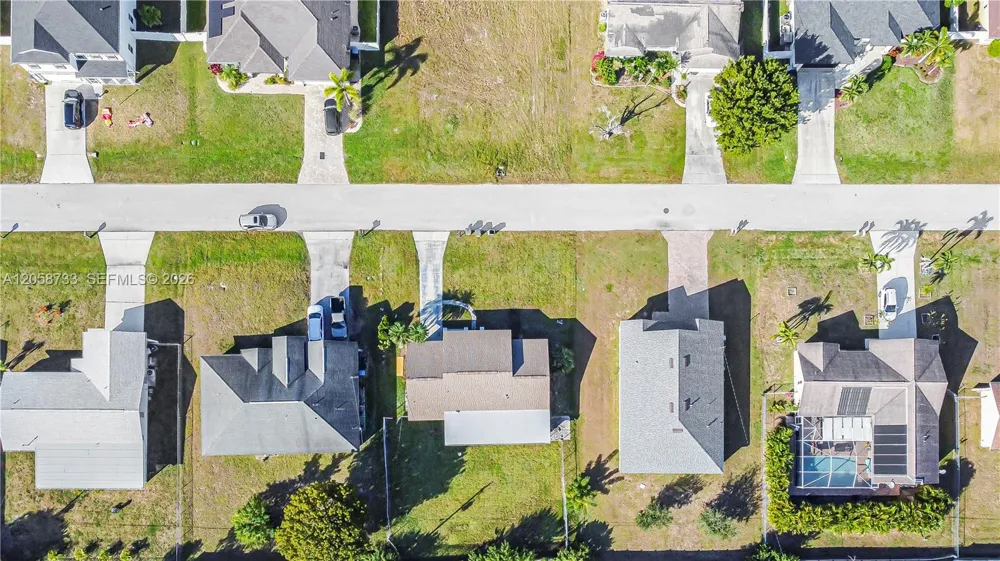 2935 SW 1st Pl Cape Coral, FL 33914
