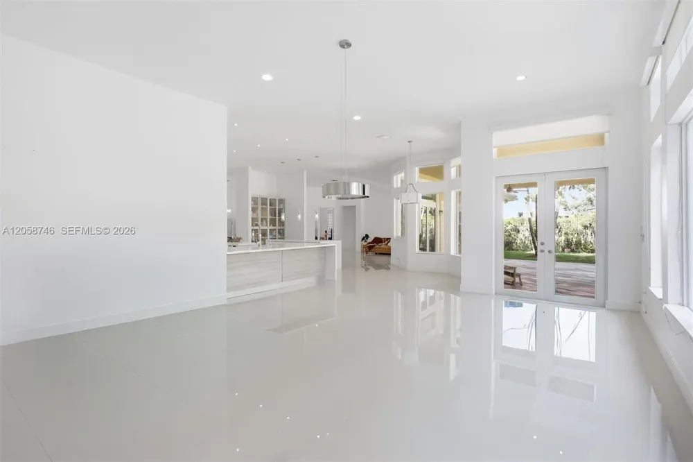 15374 SW 34th St Davie, FL 33331