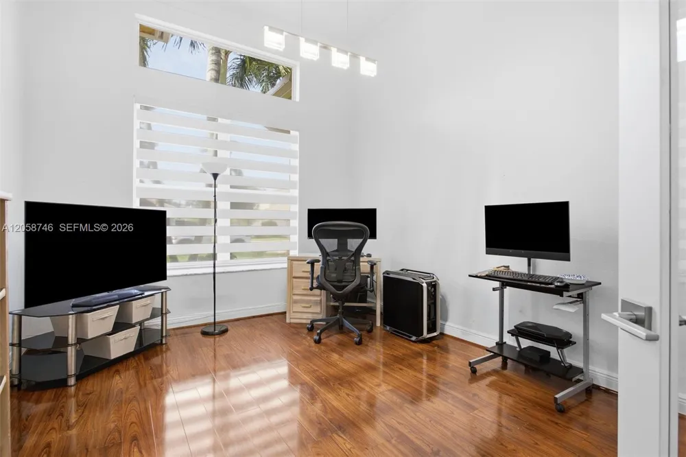 15374 SW 34th St Davie, FL 33331