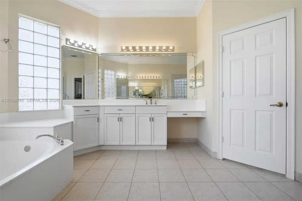 15374 SW 34th St Davie, FL 33331