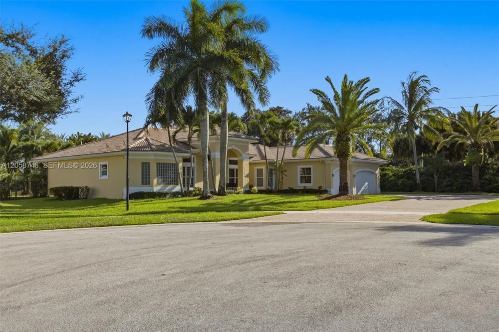 15374 SW 34th St Davie, FL 33331