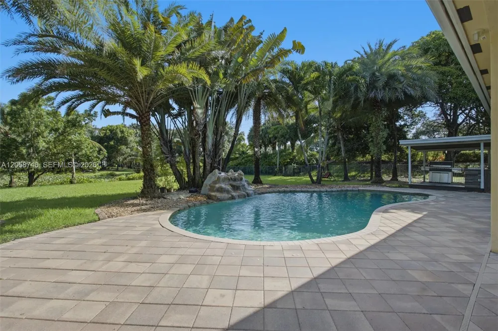 15374 SW 34th St Davie, FL 33331