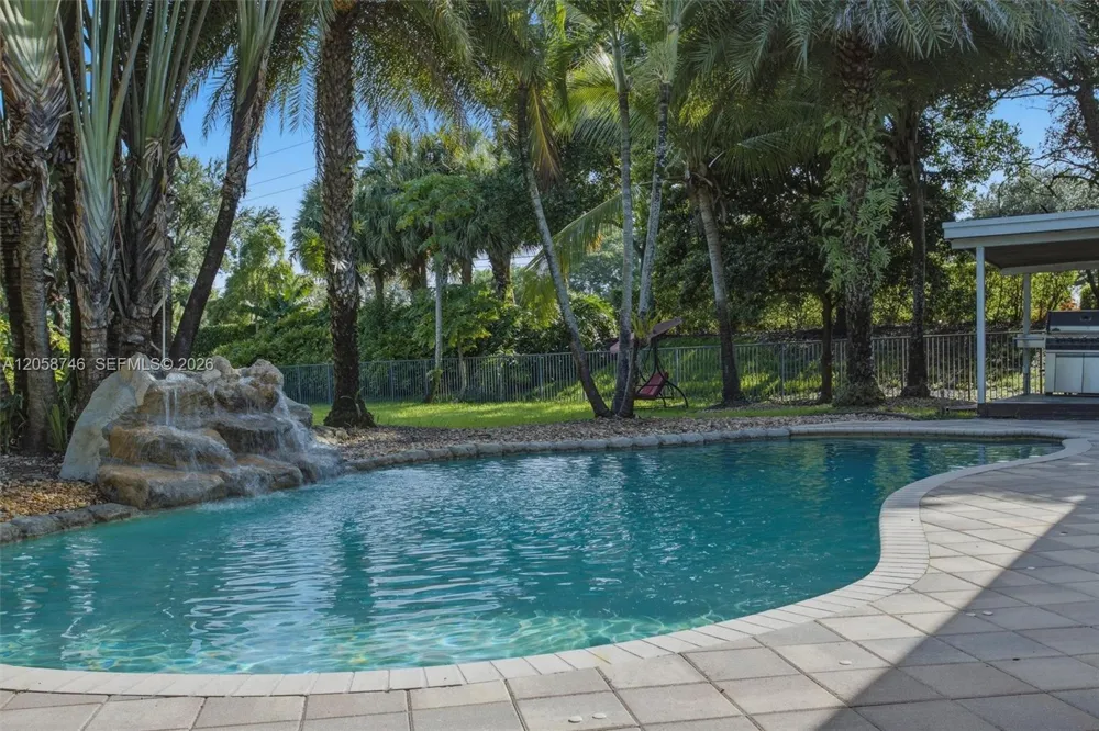 15374 SW 34th St Davie, FL 33331
