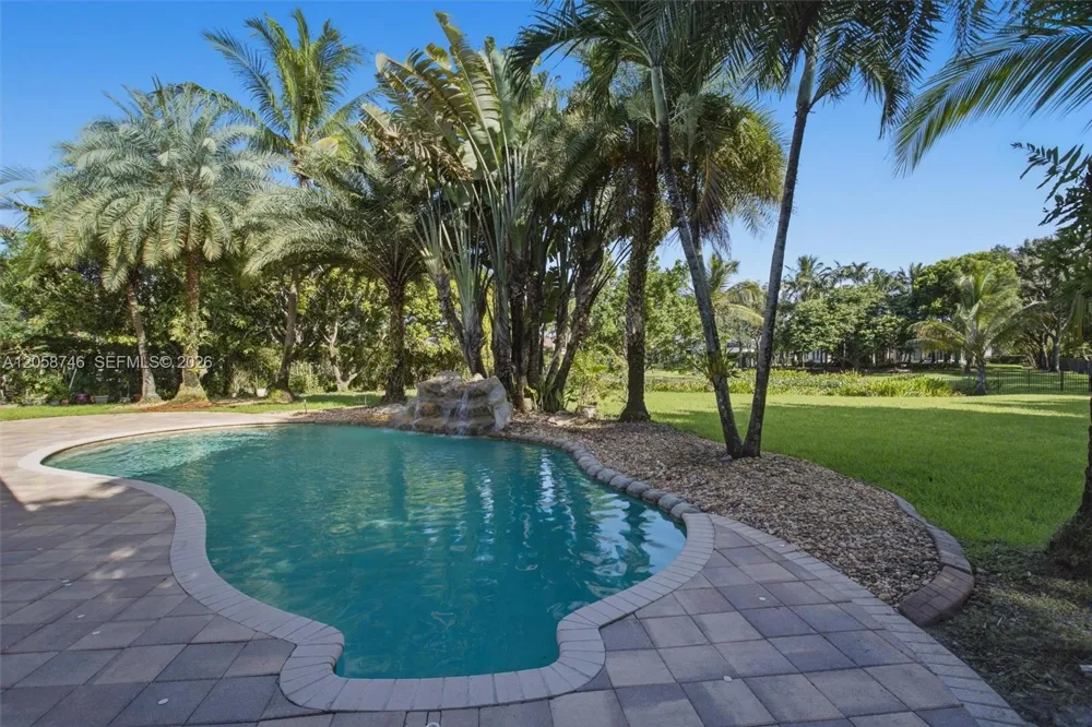 15374 SW 34th St Davie, FL 33331