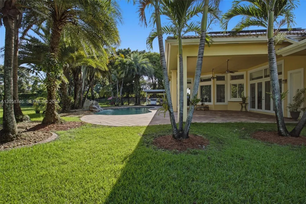 15374 SW 34th St Davie, FL 33331