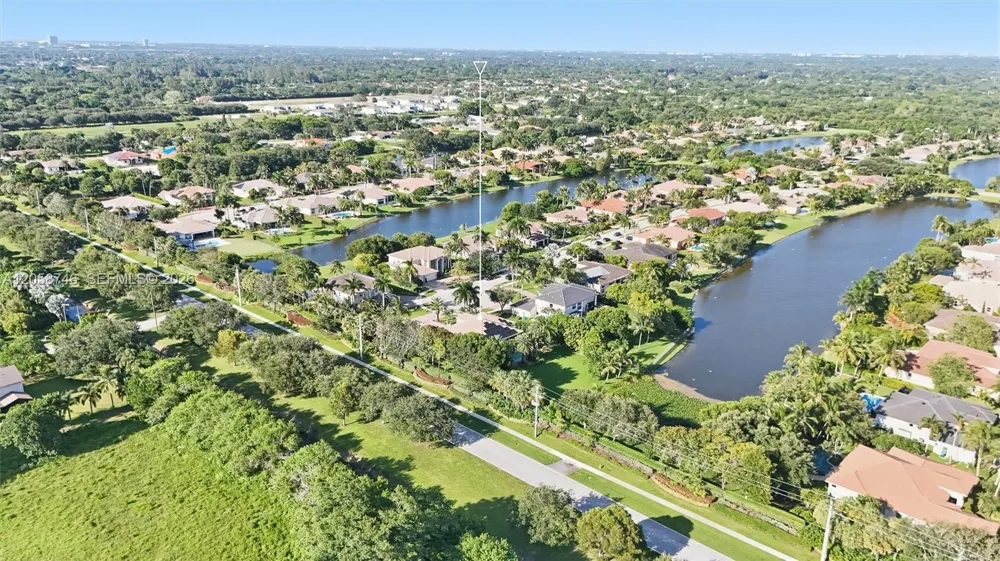 15374 SW 34th St Davie, FL 33331