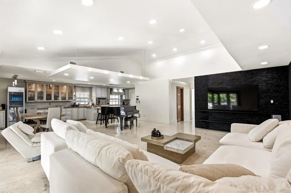 5223 DEERHURST CRESCENT CIRCLE Boca Raton, FL 33486