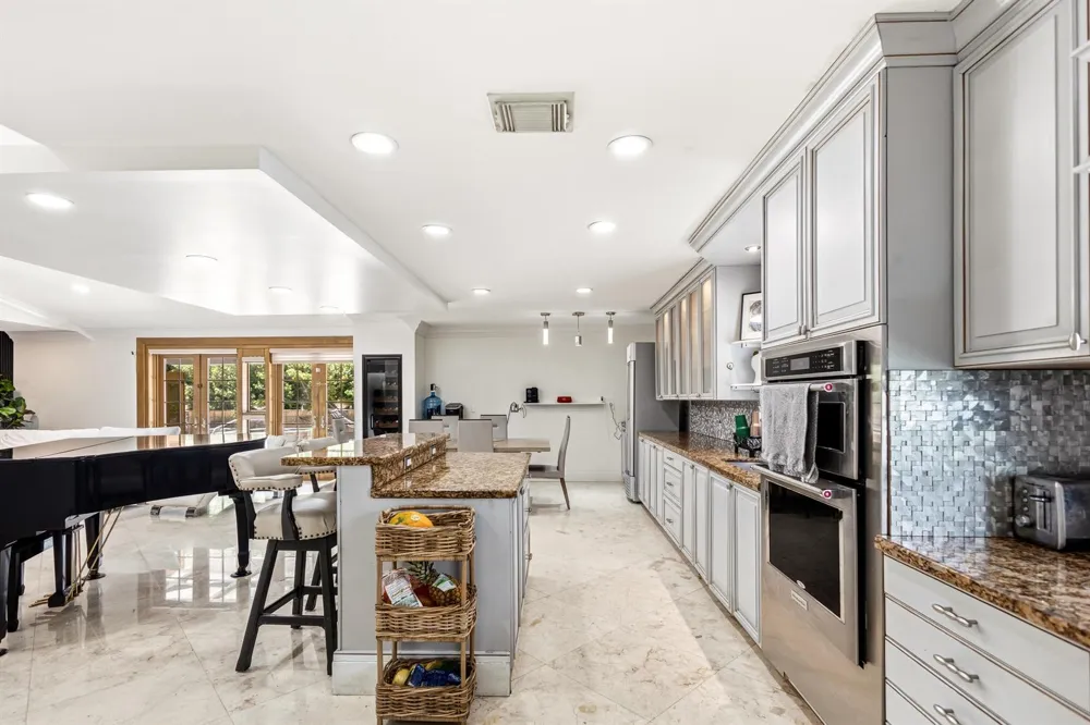 5223 DEERHURST CRESCENT CIRCLE Boca Raton, FL 33486
