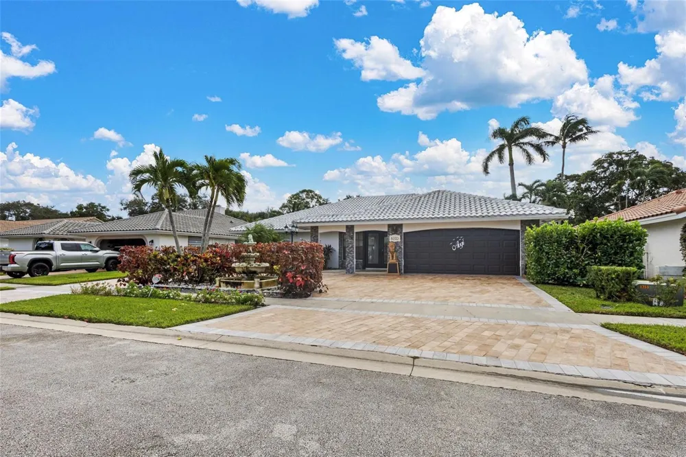 5223 DEERHURST CRESCENT CIRCLE Boca Raton, FL 33486