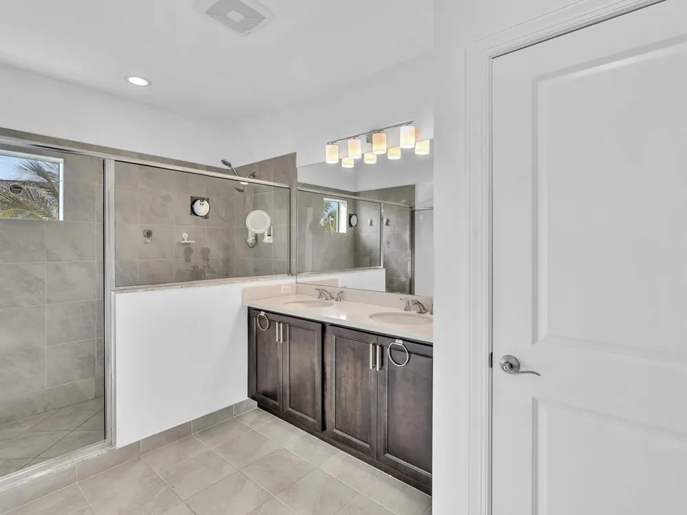 556 Sanderling Circle Deerfield Beach, FL 33442