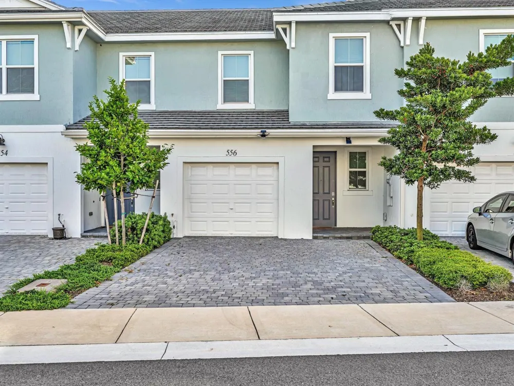 556 Sanderling Circle Deerfield Beach, FL 33442