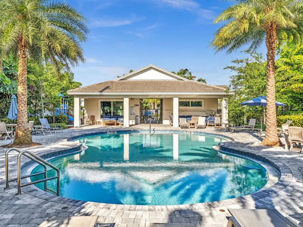 556 Sanderling Circle Deerfield Beach, FL 33442