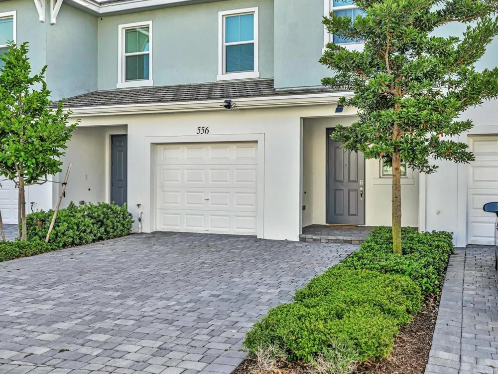 556 Sanderling Circle Deerfield Beach, FL 33442