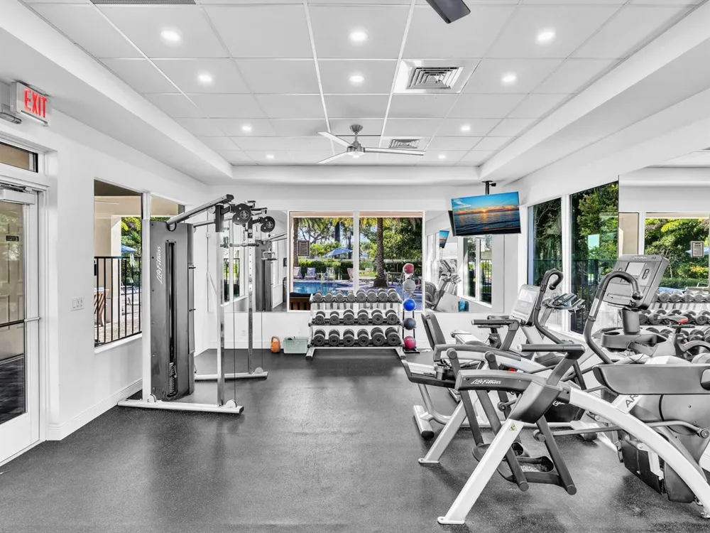 556 Sanderling Circle Deerfield Beach, FL 33442