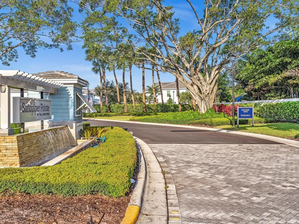 556 Sanderling Circle Deerfield Beach, FL 33442