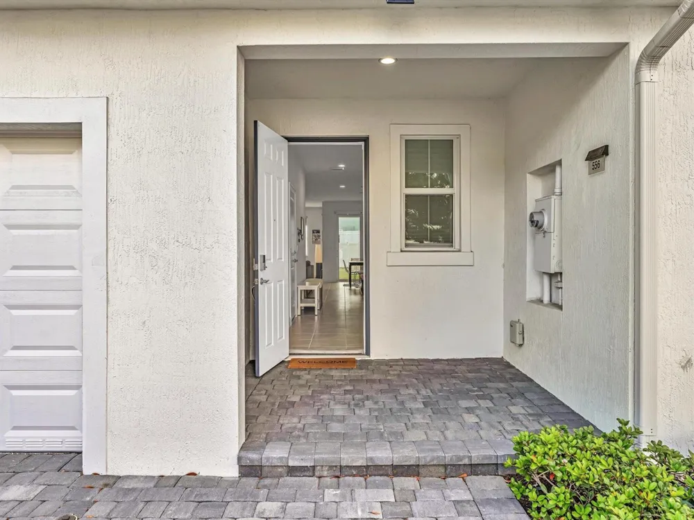556 Sanderling Circle Deerfield Beach, FL 33442