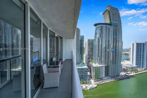 485 Brickell Ave #3401