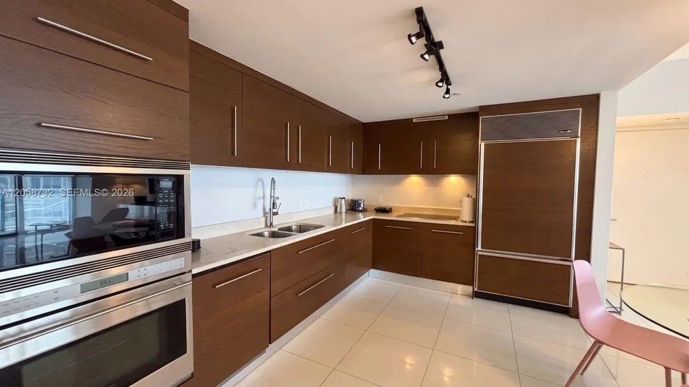 485 Brickell Ave #3401 Miami, FL 33131