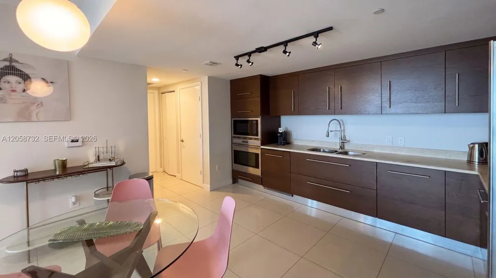 485 Brickell Ave #3401 Miami, FL 33131