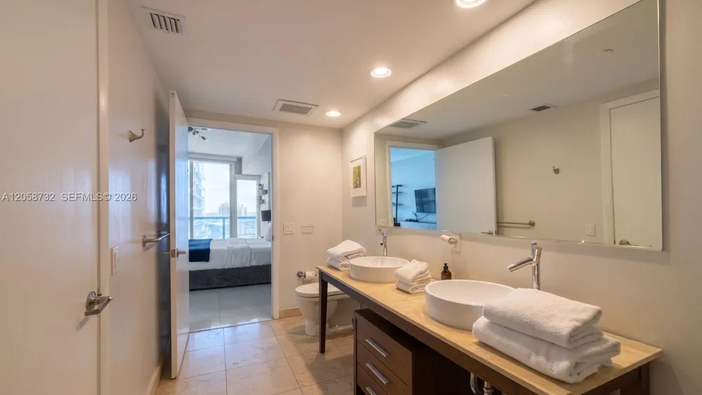 485 Brickell Ave #3401 Miami, FL 33131