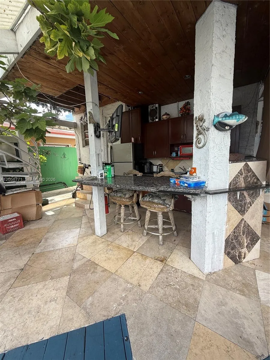 7643 NW South River Dr Medley, FL 33166