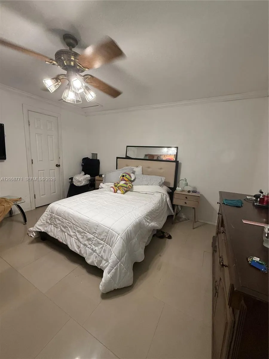 7643 NW South River Dr Medley, FL 33166