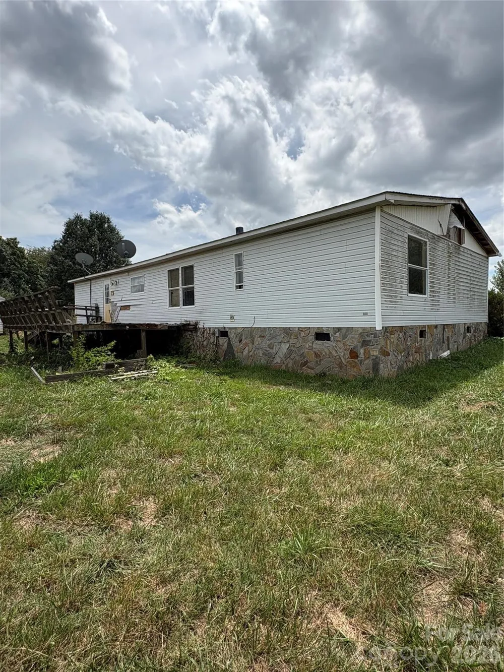 5954 Charlie Little Road Claremont, NC 28610