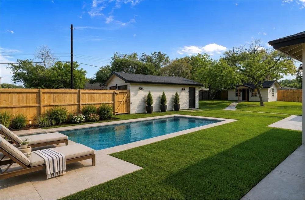 301 Pasadena Place Corpus Christi, TX 78411