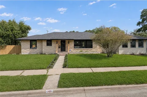 301 Pasadena Place