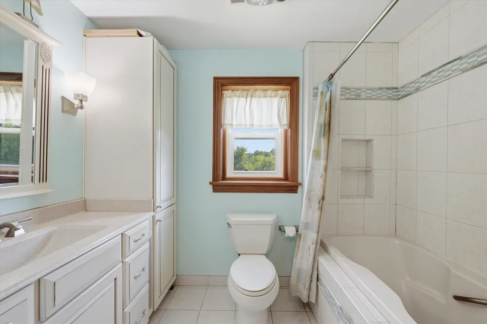 9757 Kaiser Road Saline, MI 48176