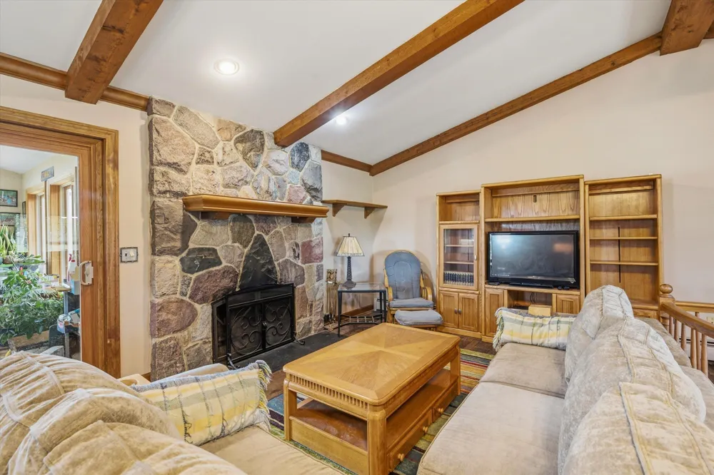 9757 Kaiser Road Saline, MI 48176