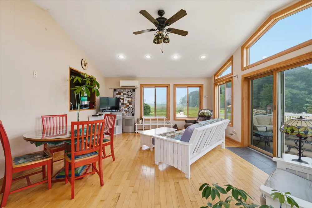9757 Kaiser Road Saline, MI 48176