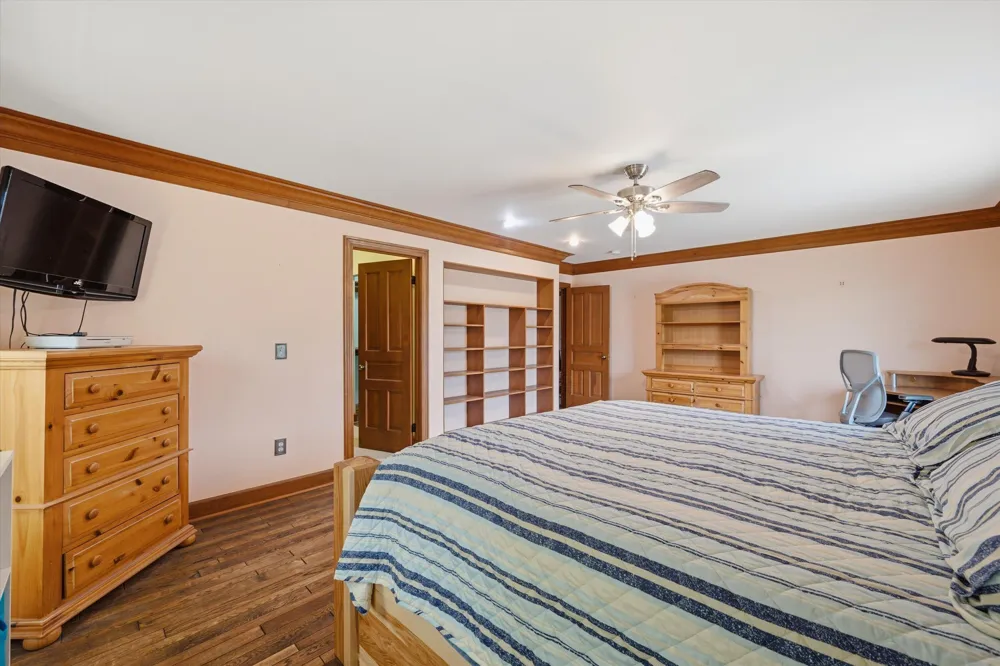 9757 Kaiser Road Saline, MI 48176