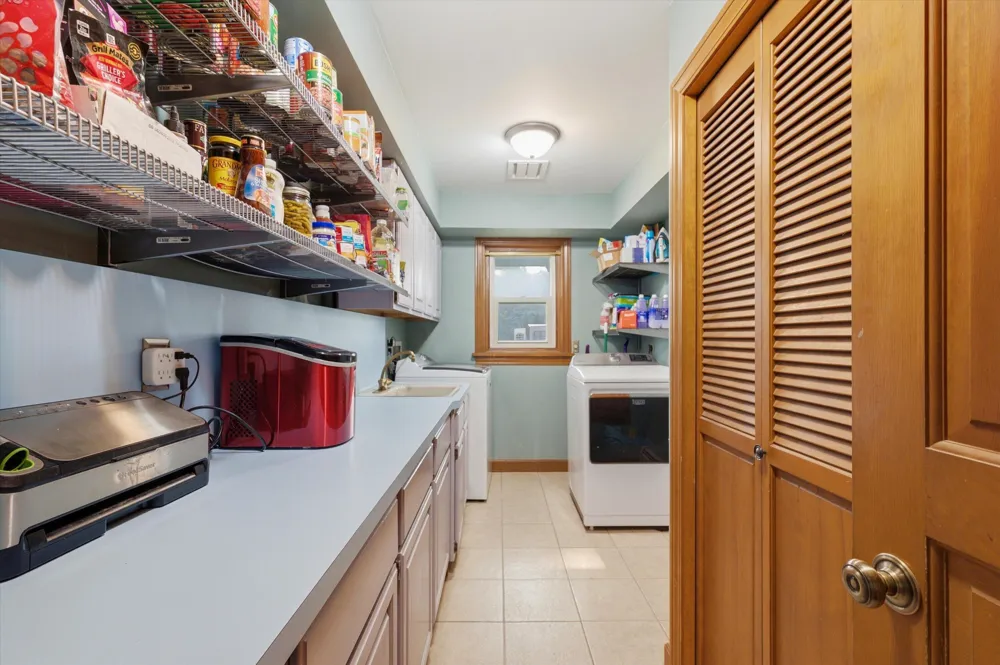9757 Kaiser Road Saline, MI 48176