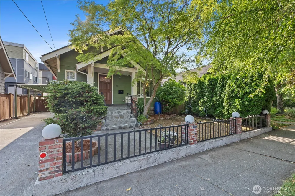 6412 17th Avenue NW Seattle, WA 98107