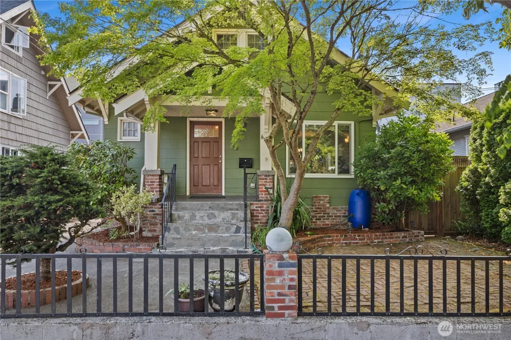 6412 17th Avenue NW Seattle, WA 98107