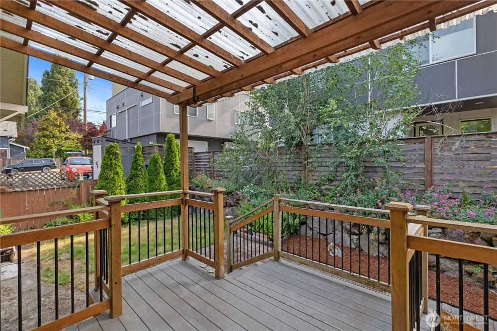 6412 17th Avenue NW Seattle, WA 98107