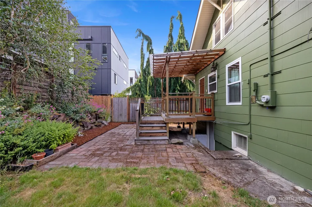 6412 17th Avenue NW Seattle, WA 98107