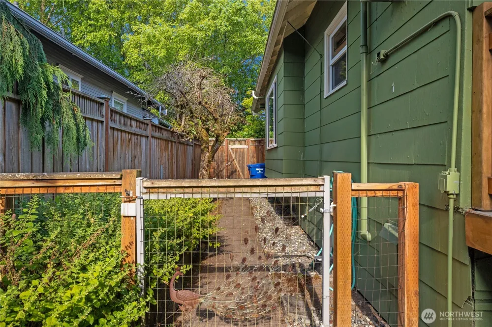 6412 17th Avenue NW Seattle, WA 98107