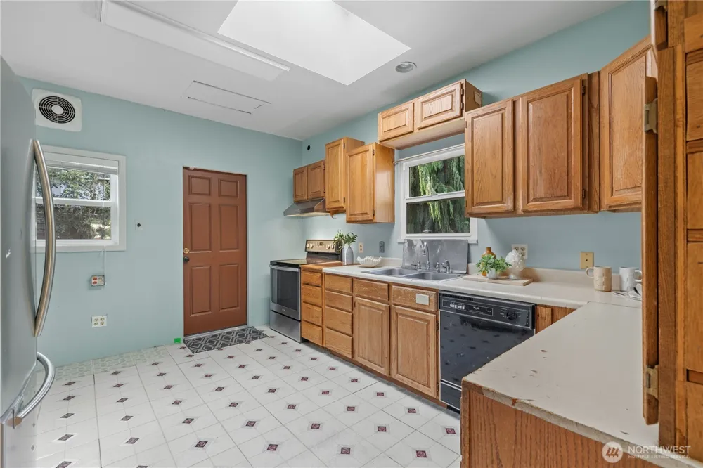 6412 17th Avenue NW Seattle, WA 98107