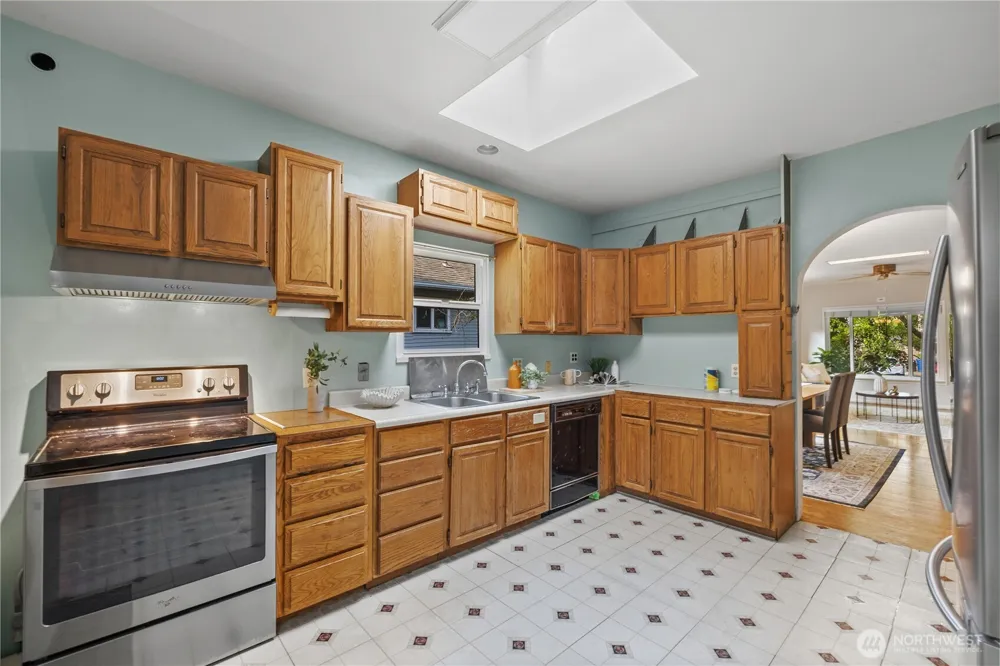 6412 17th Avenue NW Seattle, WA 98107