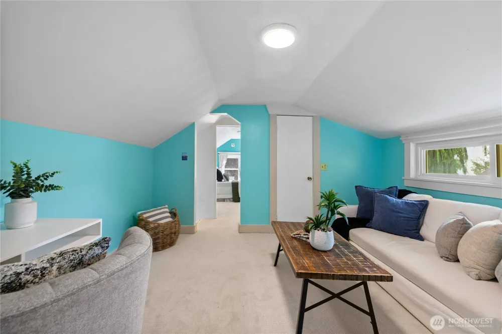 6412 17th Avenue NW Seattle, WA 98107