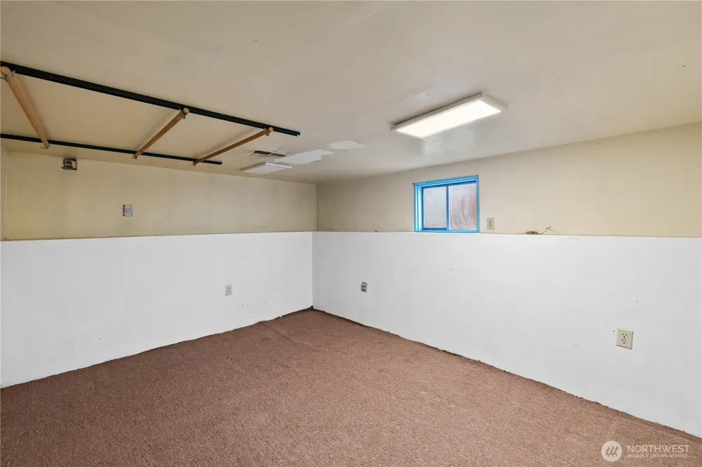 6412 17th Avenue NW Seattle, WA 98107