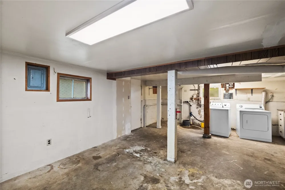 6412 17th Avenue NW Seattle, WA 98107