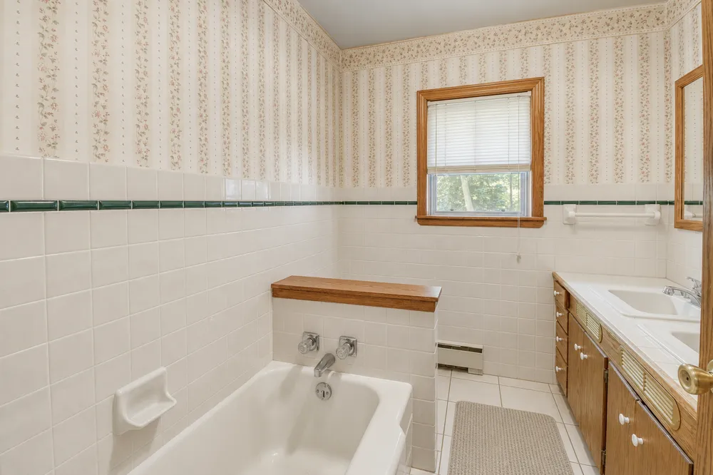 1360 E Shore Drive Detroit Lakes, MN 56501