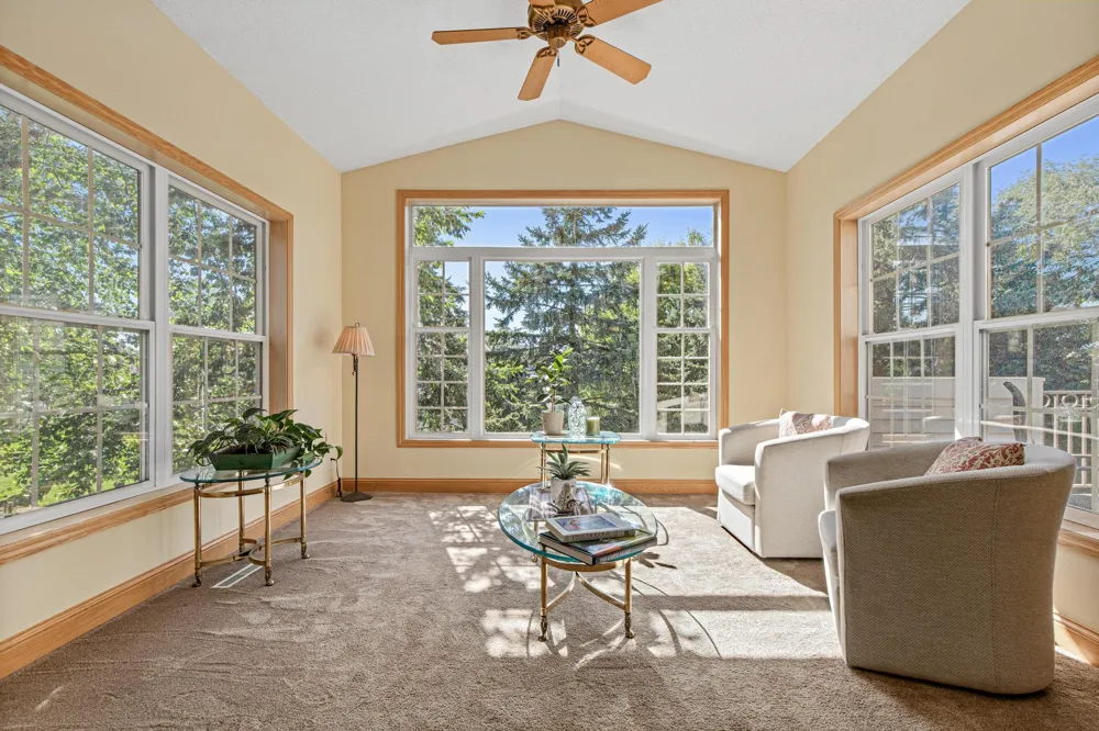 408 Holly Lane Oakdale, MN 55128