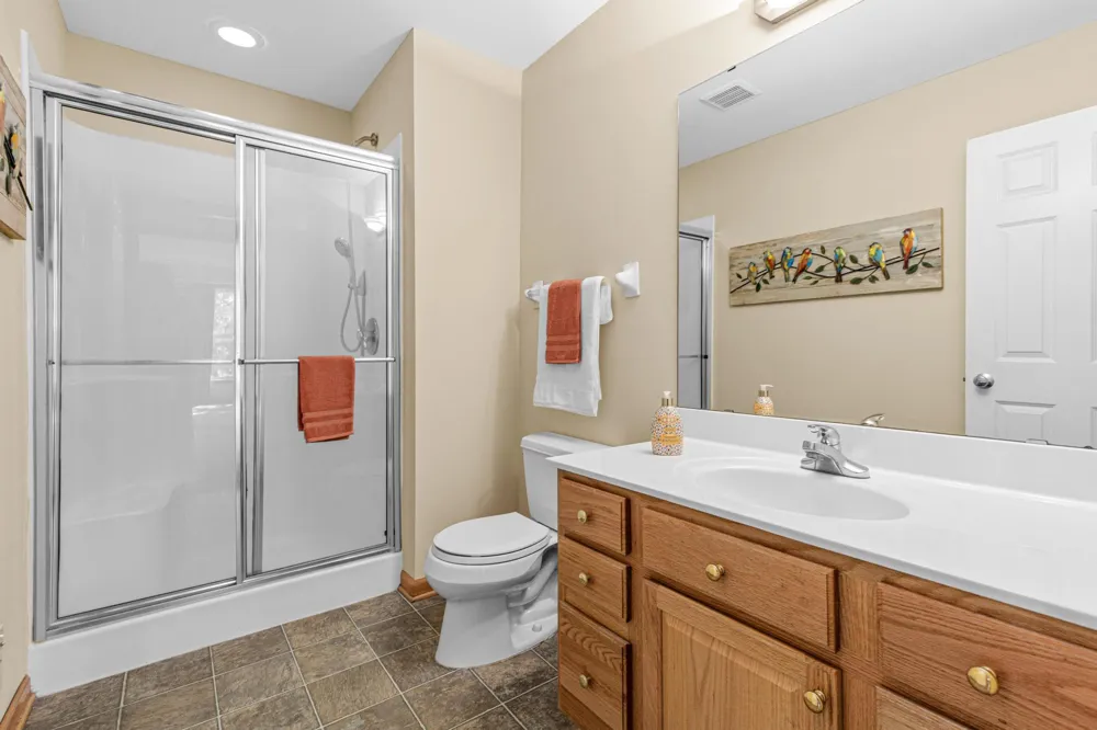 408 Holly Lane Oakdale, MN 55128