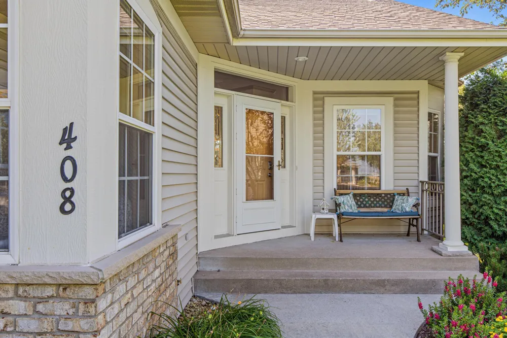 408 Holly Lane Oakdale, MN 55128